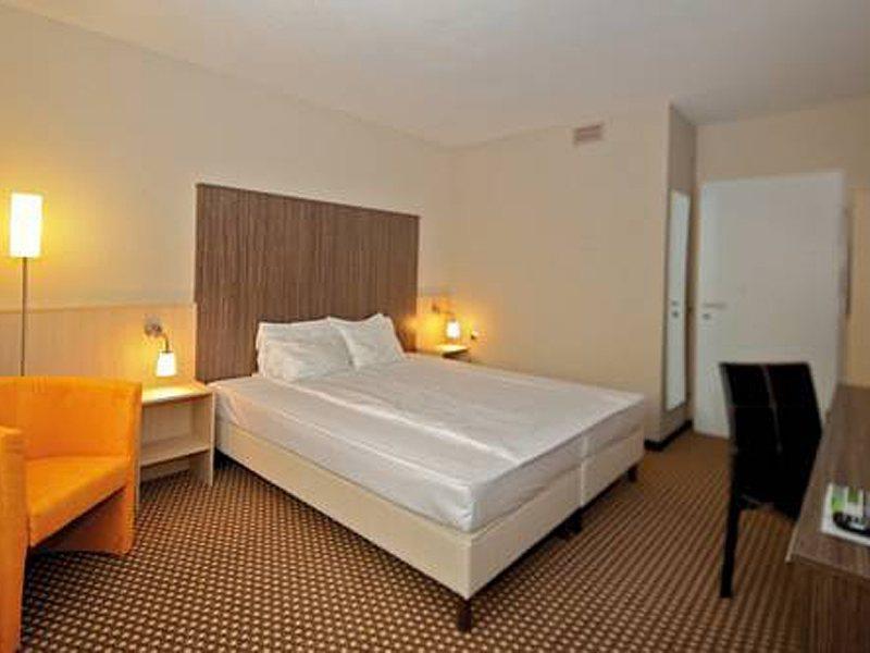 Best Western Smart Hotel Voesendorf Luaran gambar